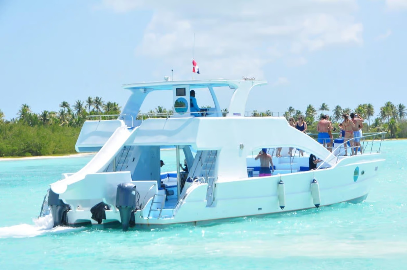 Catamaran à Cayo Levantado — Samaná