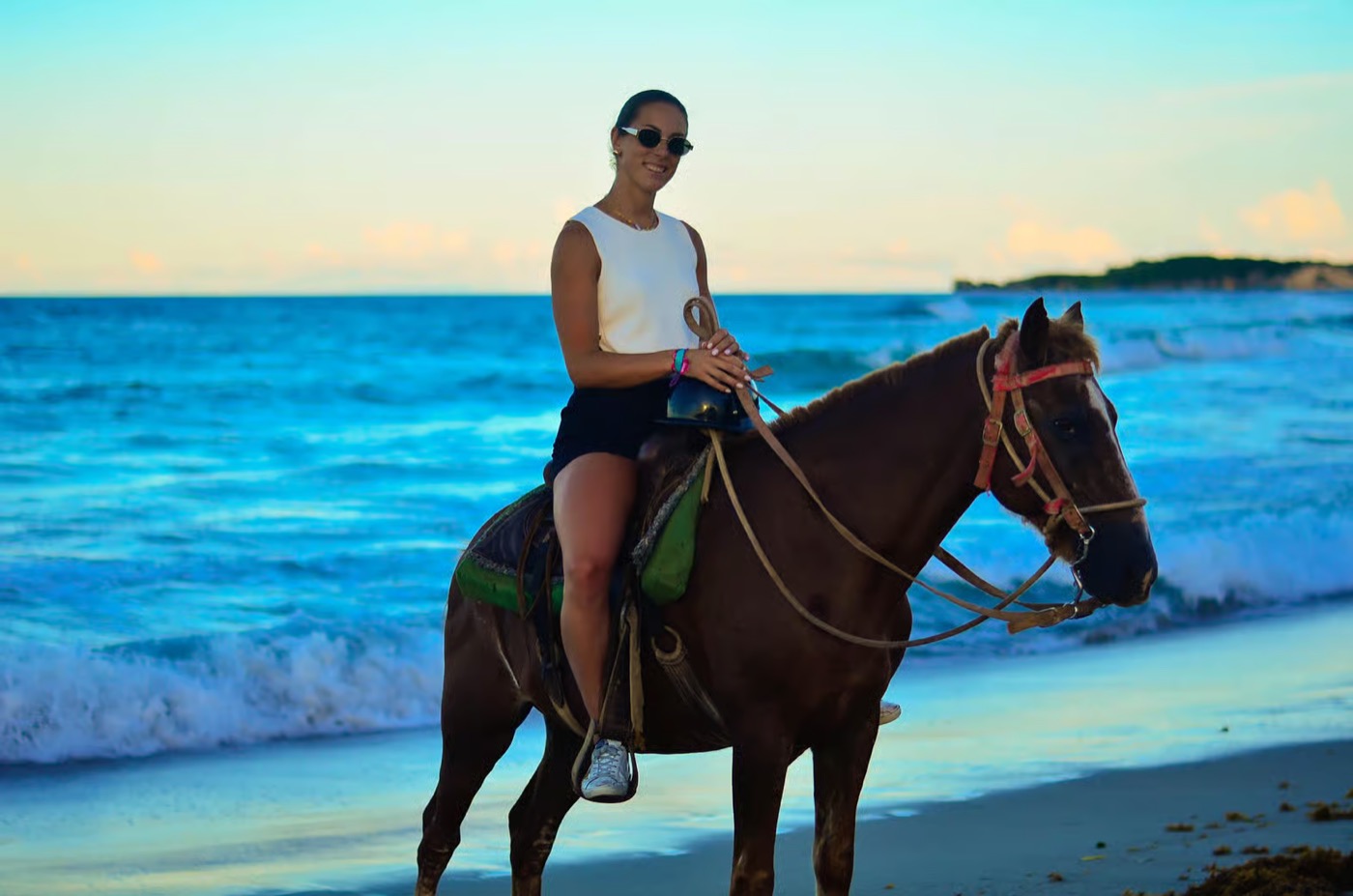 Femme sur cheval — Équitation tropicale Punta Cana